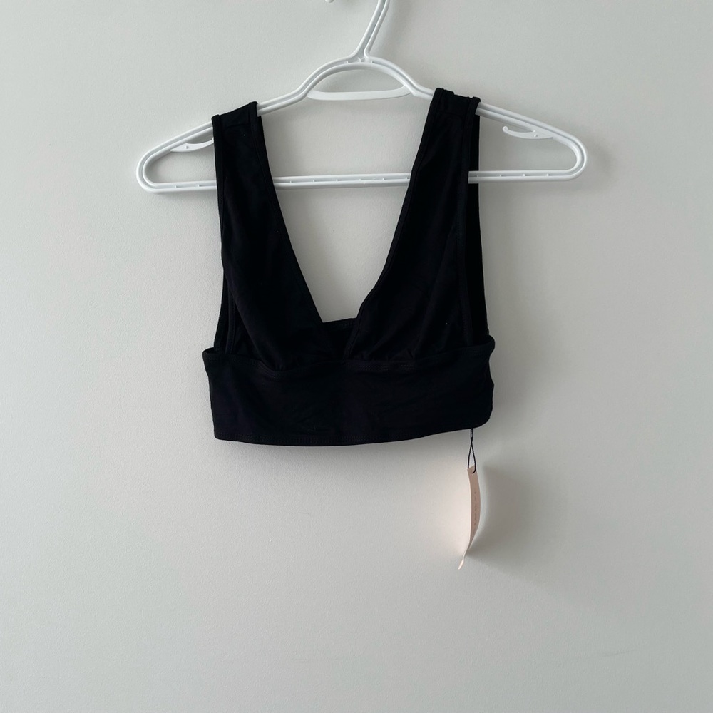 NWT Black V Neck Crop Top Bralette - size 2